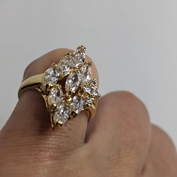 NWOT Gold Plated Swarovski Crystal Elements Ring β Size 6 - Picture 6 of 7